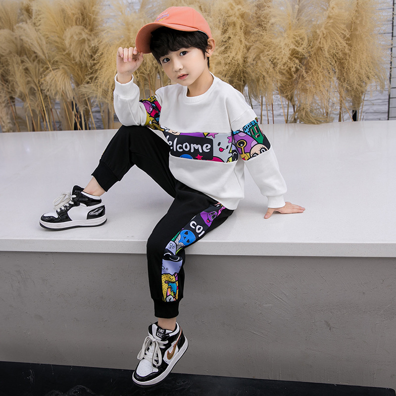 بدلة خريفية للأطفال الأولاد