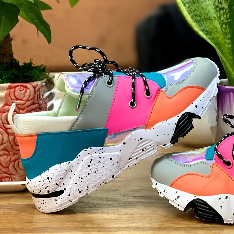 Color matching platform shoes