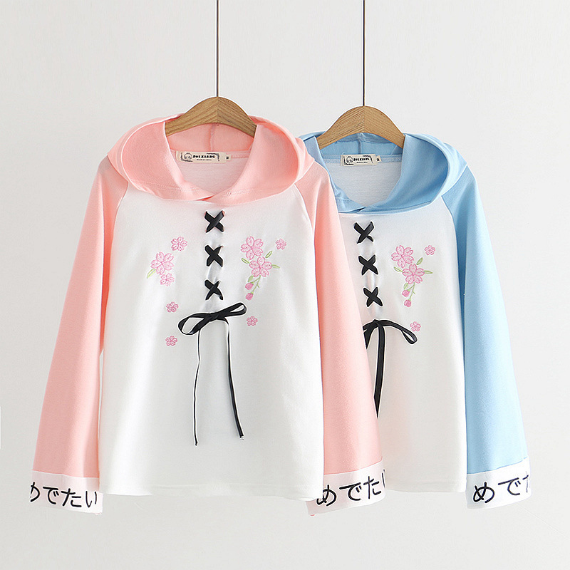 Title 1, Long sleeve hoodie with bow tie