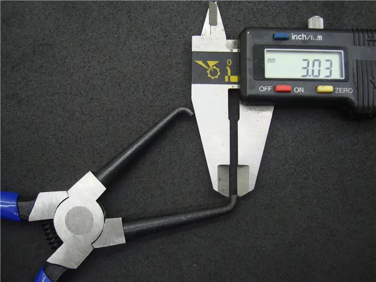 Caliper tubing pliers