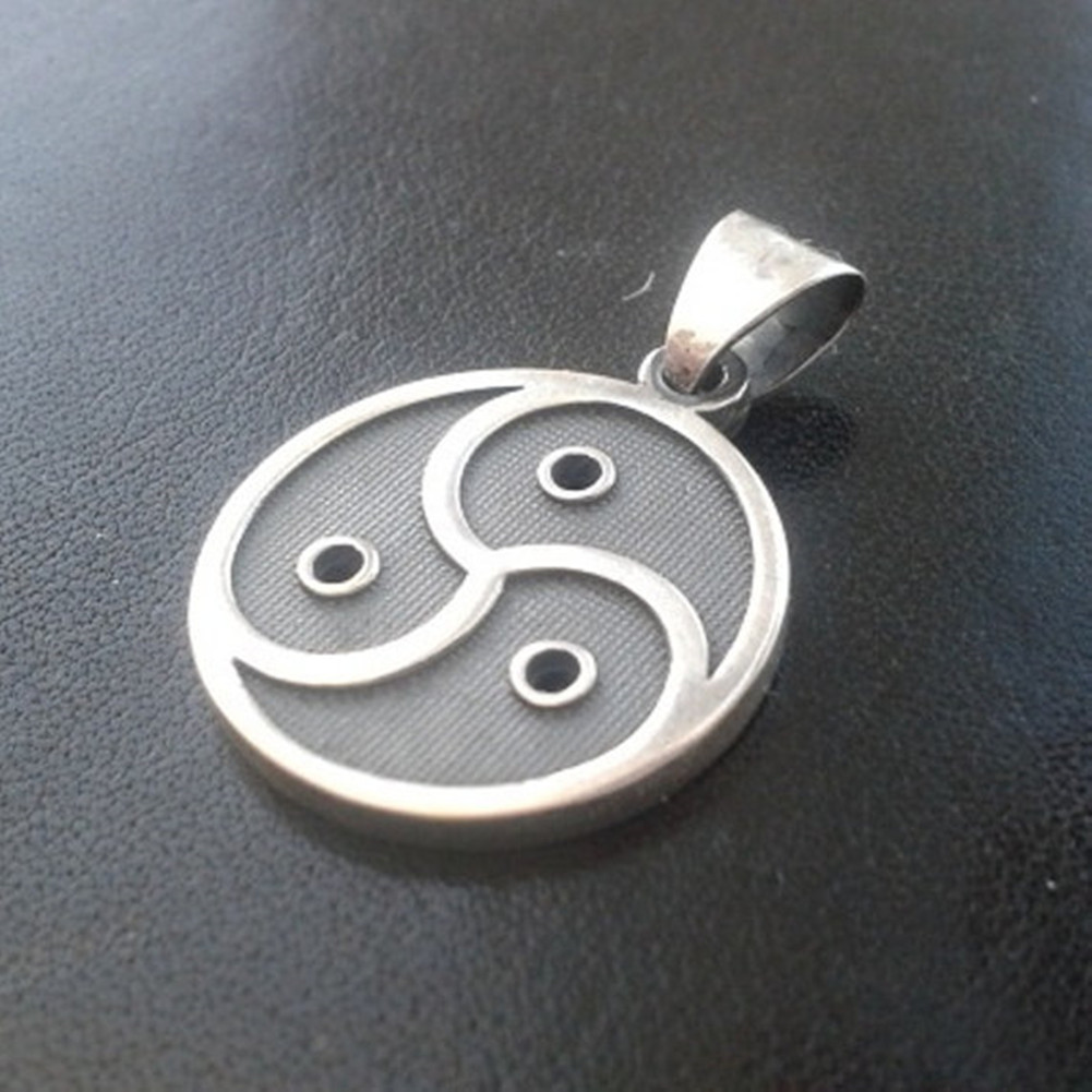 Vintage alloy yin and yang gossip necklace