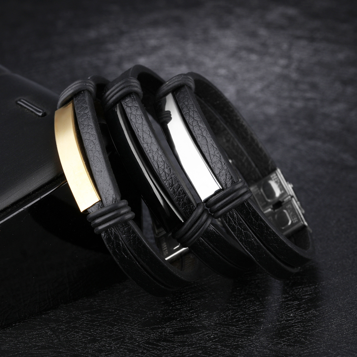 Smooth leather bracelet