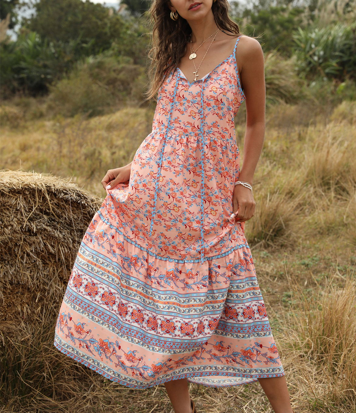 Loose V-neck stitching big swing suspender dress