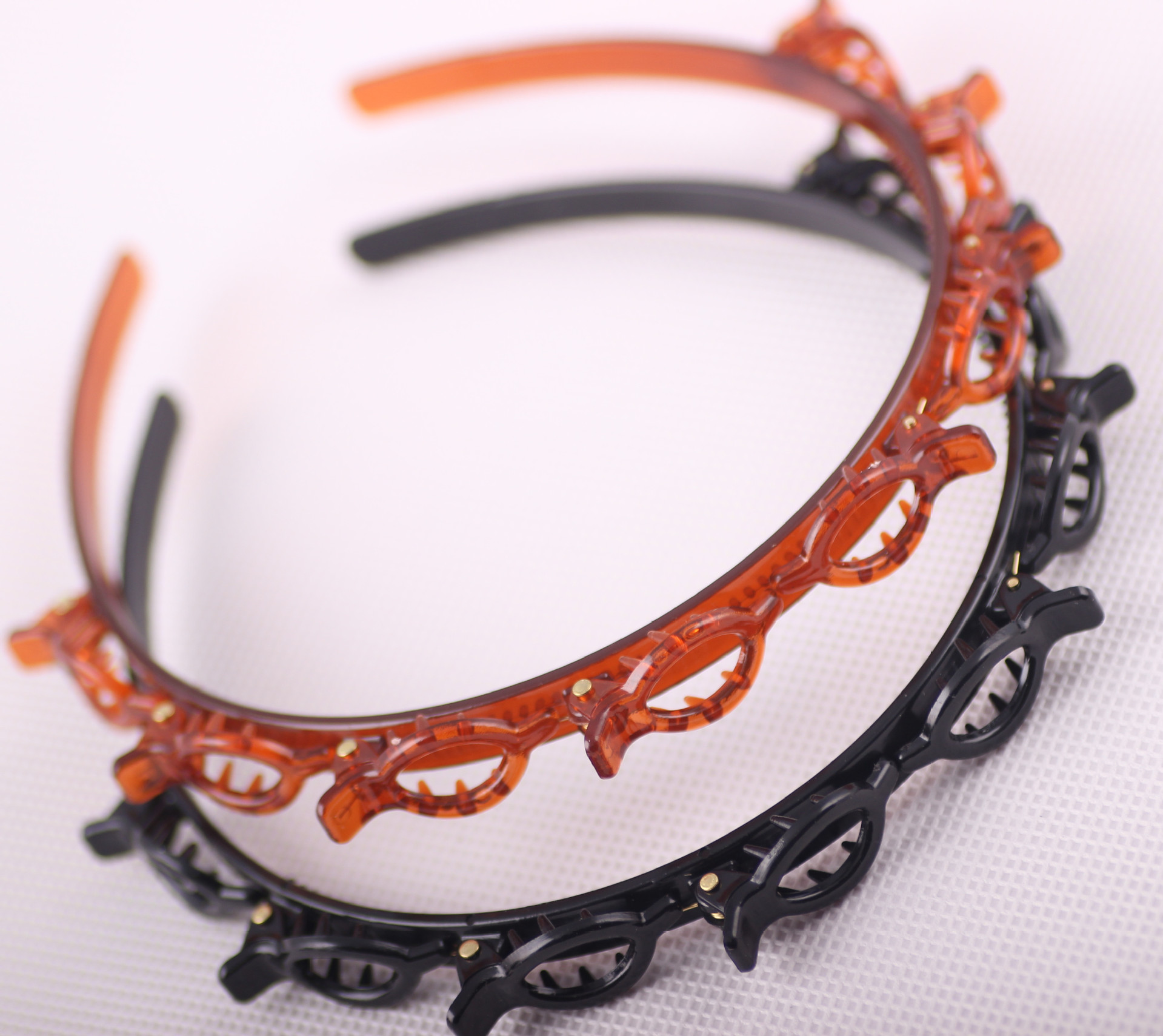 Multilayer hollow woven headband