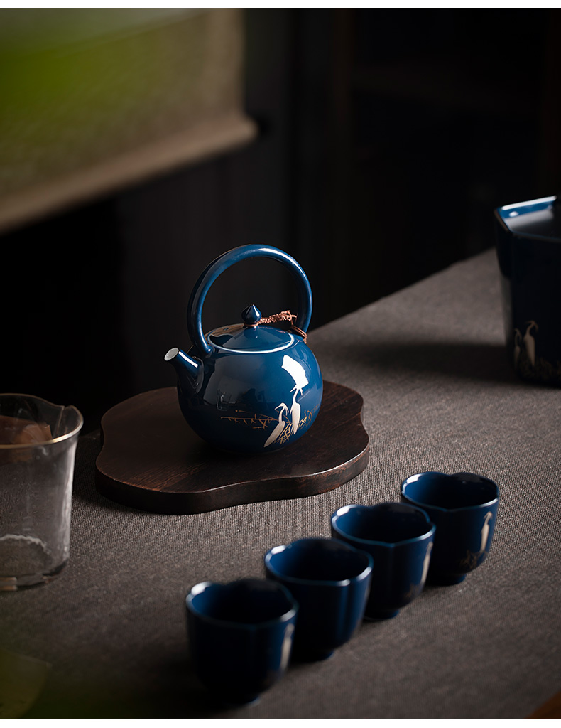 Ji Blue Egret Ceramic Handle Pot