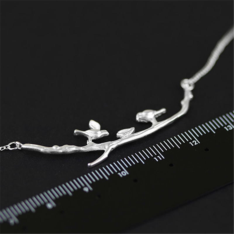 Branch bird clavicle chain