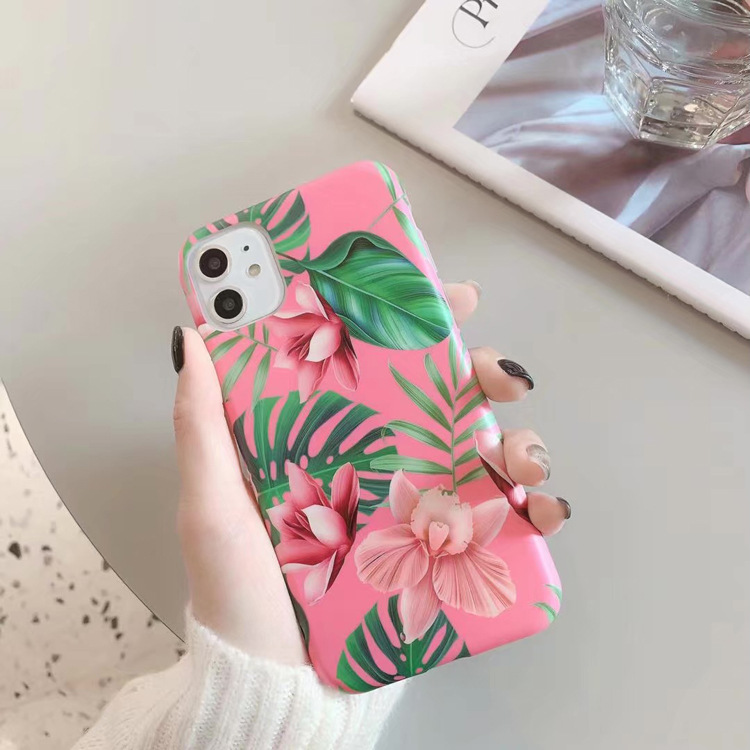 All-inclusive flower phone case