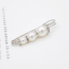 Vintage pearl brooch with rhinestones - Silver - View 1