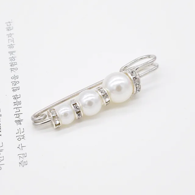 Vintage pearl brooch with rhinestones Silver - Shop at LoveMi