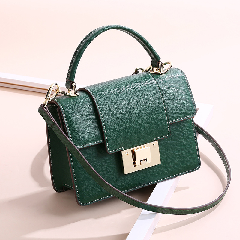 7032 dark green