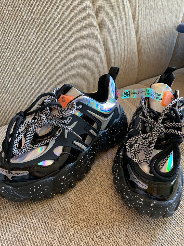 Colorful casual shoes with snowflake bottom