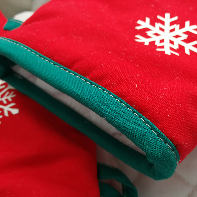 Christmas gift heat insulation and anti-scald gloves thickened