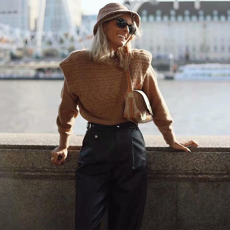 Round neck long sleeve pullover