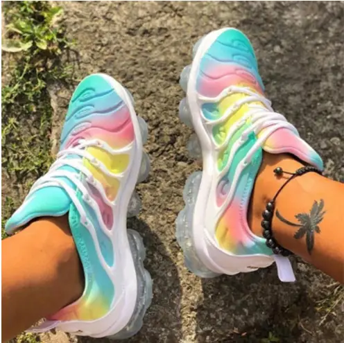 Women's casual sports shoes