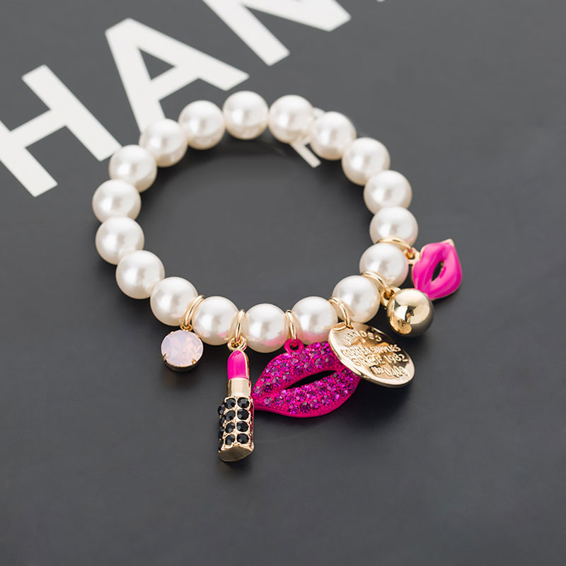 Lip pearl bracelet