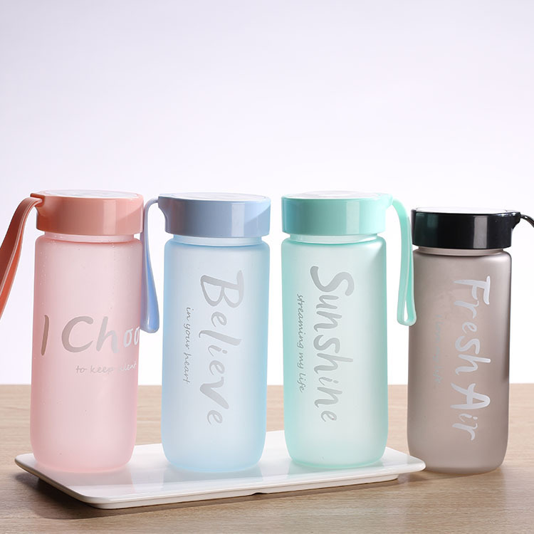 Portable large capacity plastic water cup
