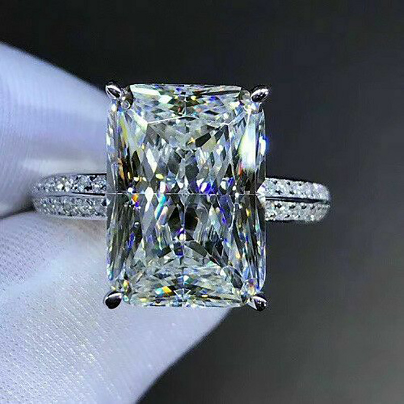 Ring with oversized zircon