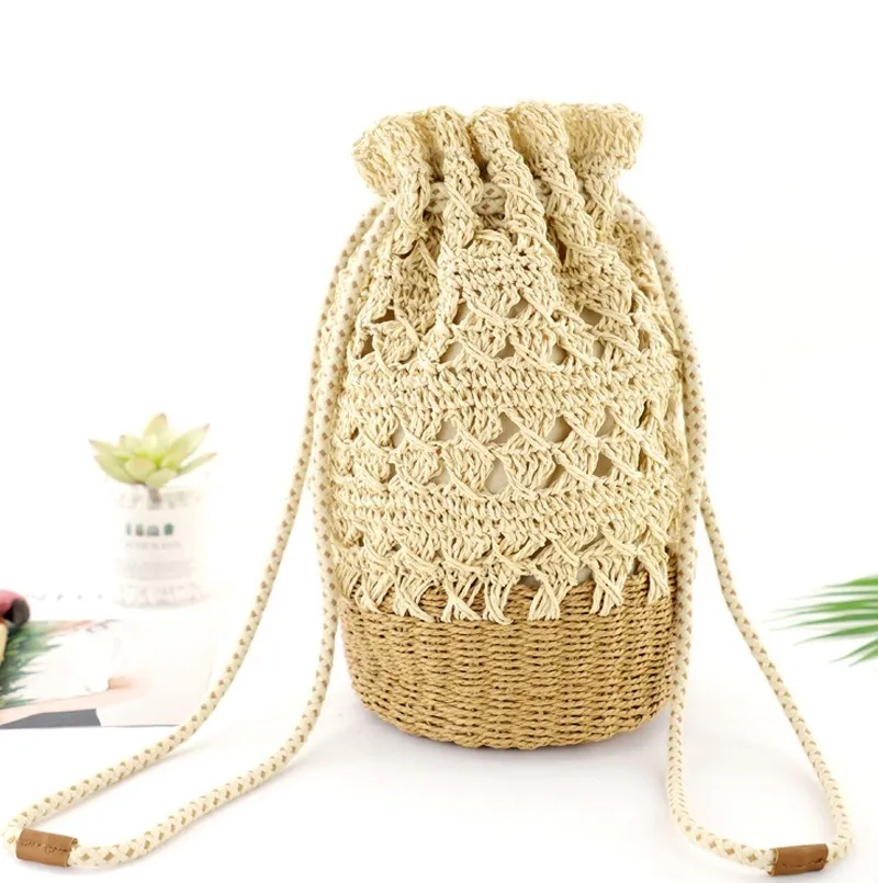 Ladies straw bucket bag - Beige