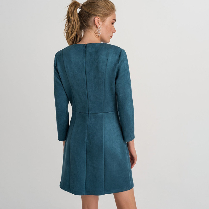 Round neck pleated dress