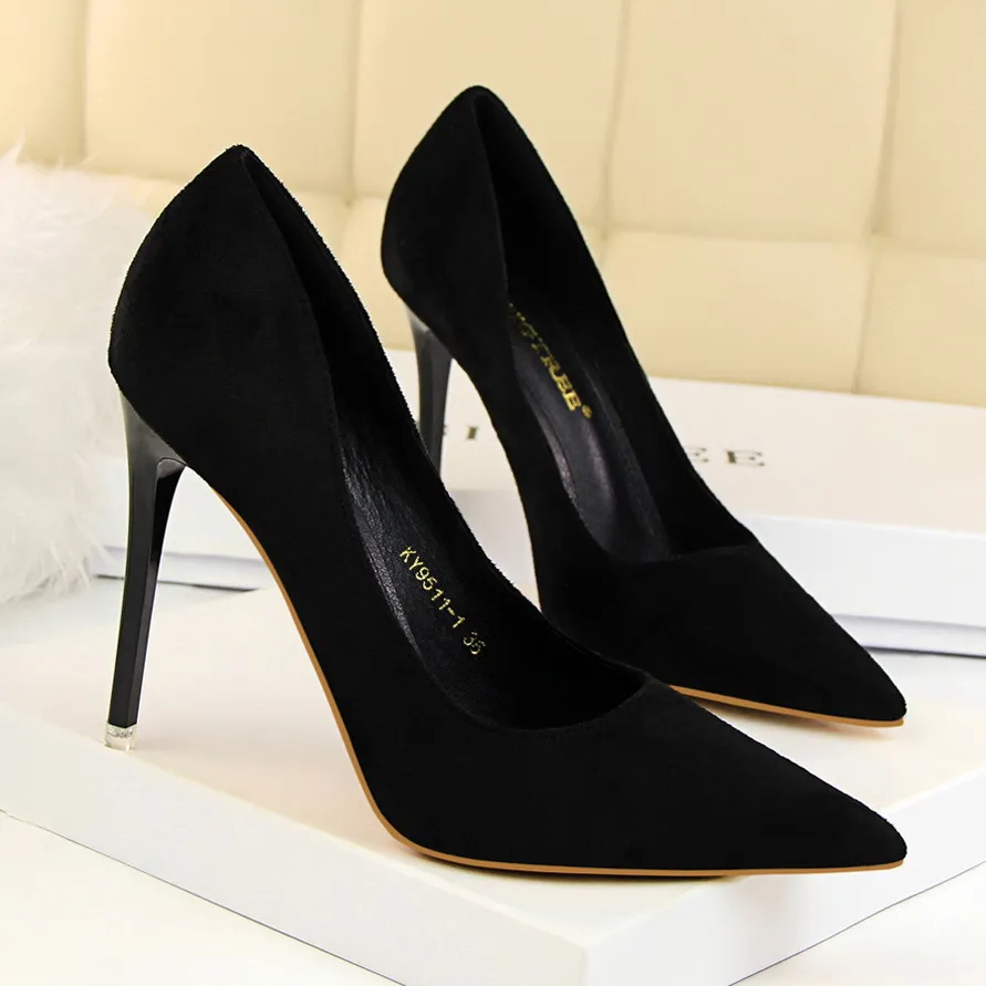 Pointed suede high heels - Black