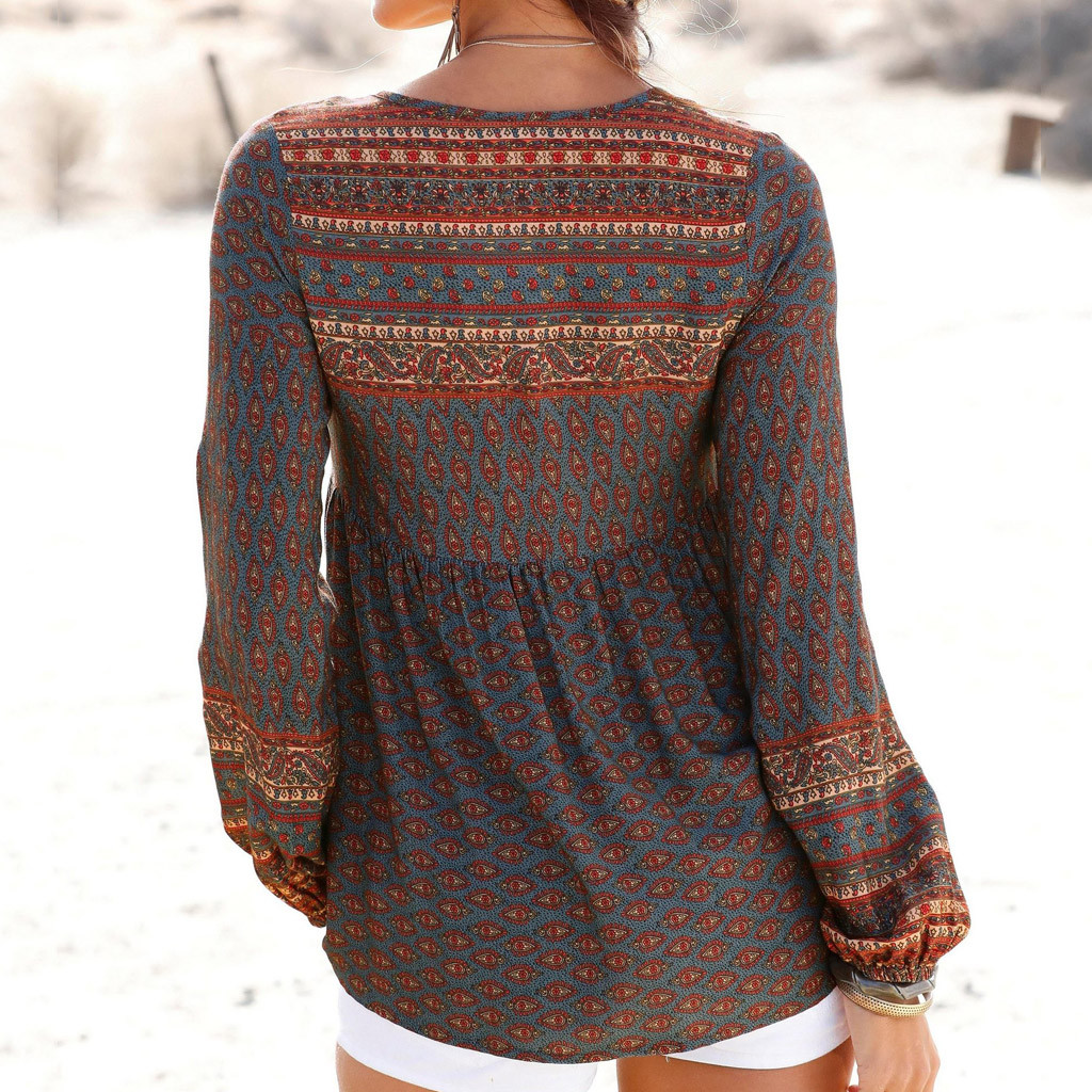 V-neck shirt with long sleeves