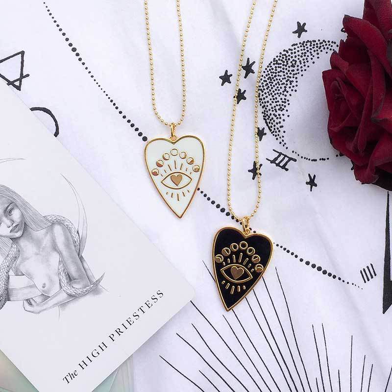 سلسلة كنزة بطبقة ذهبية بتصميم وحي بري