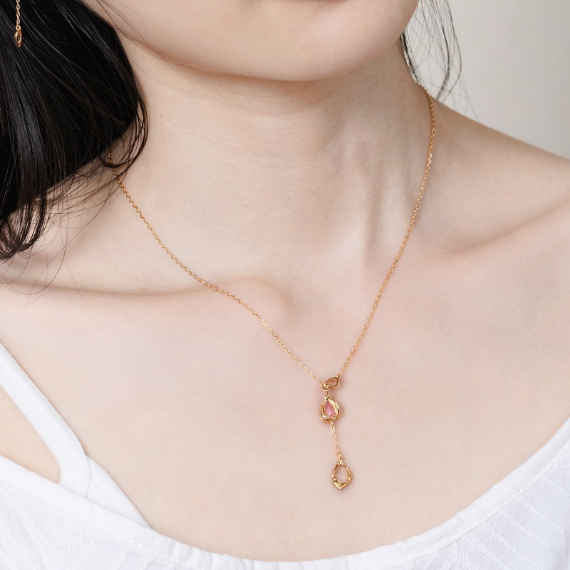 Natural pink crystal pendant with chain