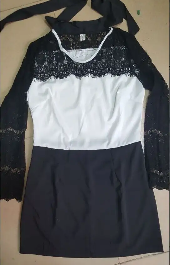 Hollow long-sleeved bag hip lace dress