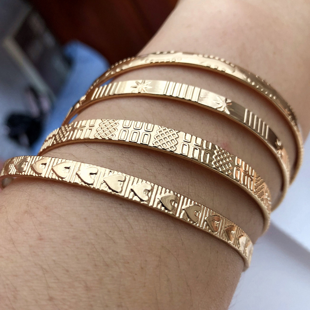 Gold creative bracelet