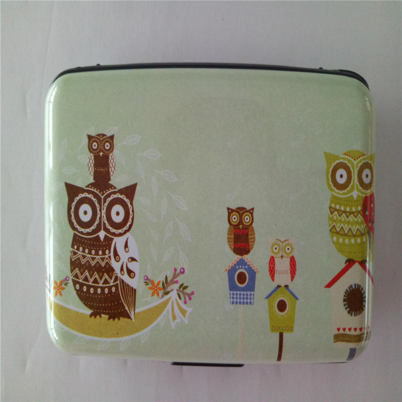 Anti-demagnetization credit card box