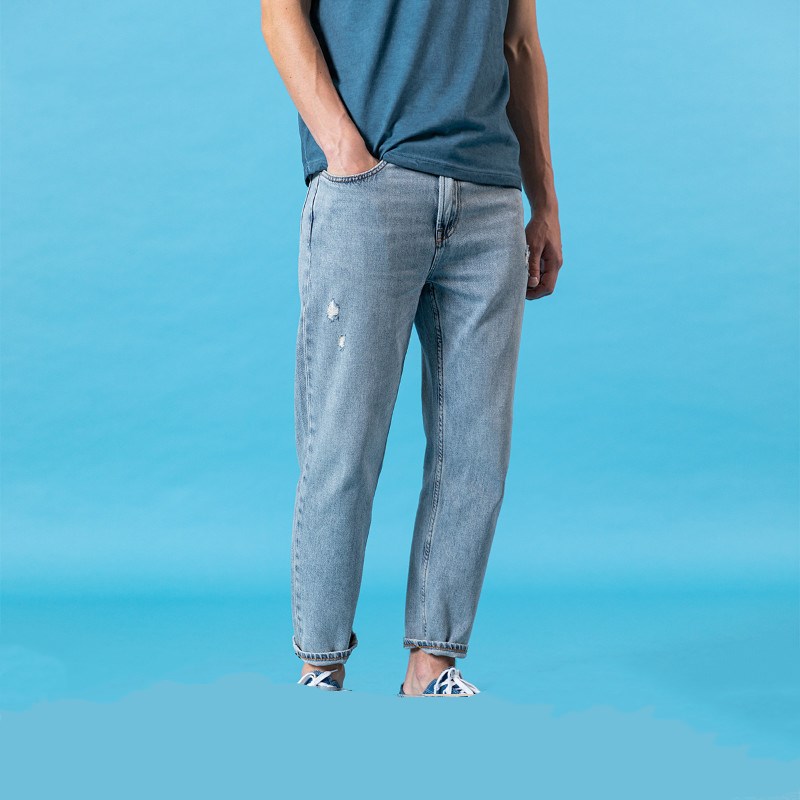 Micro tapered cropped jeans