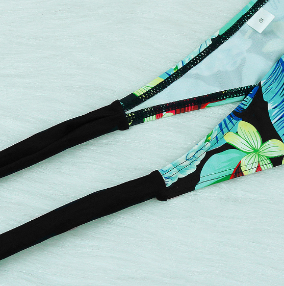 Printed knotted halter bikini