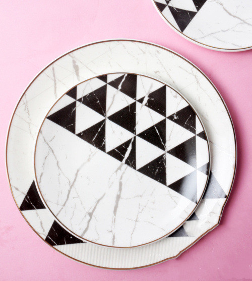 Geometric pattern marbled ceramic plate