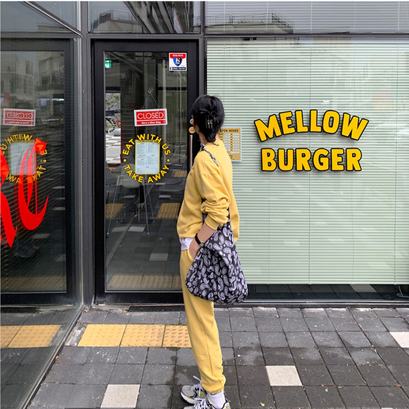 Two-piece round neck sports and leisure sweater