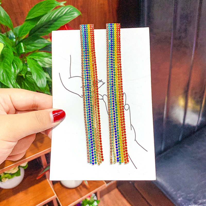 Geometric hit color diamond earrings