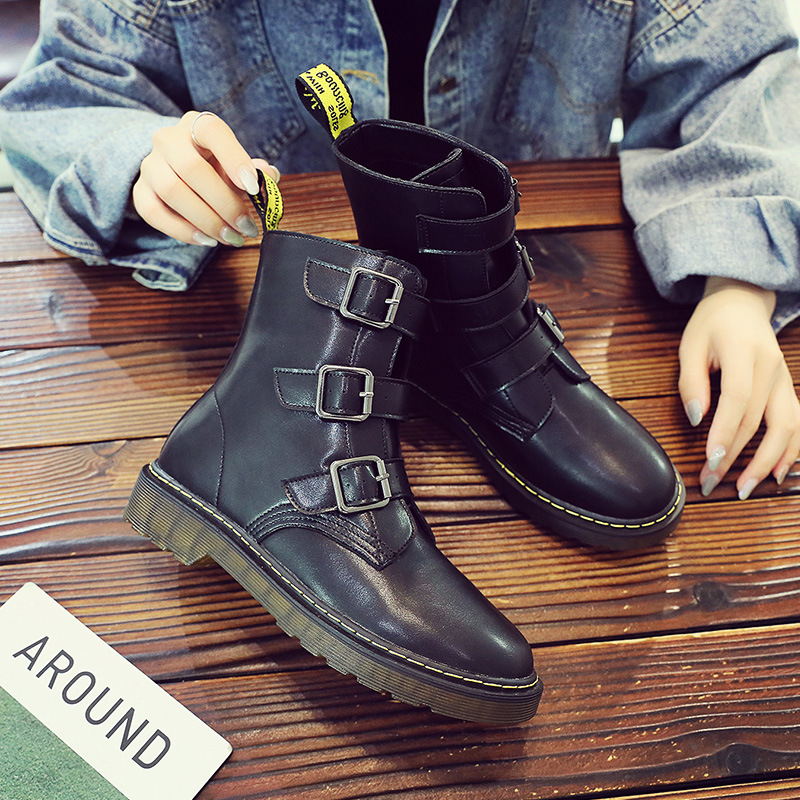 Short boots with thick heel and belt buckle