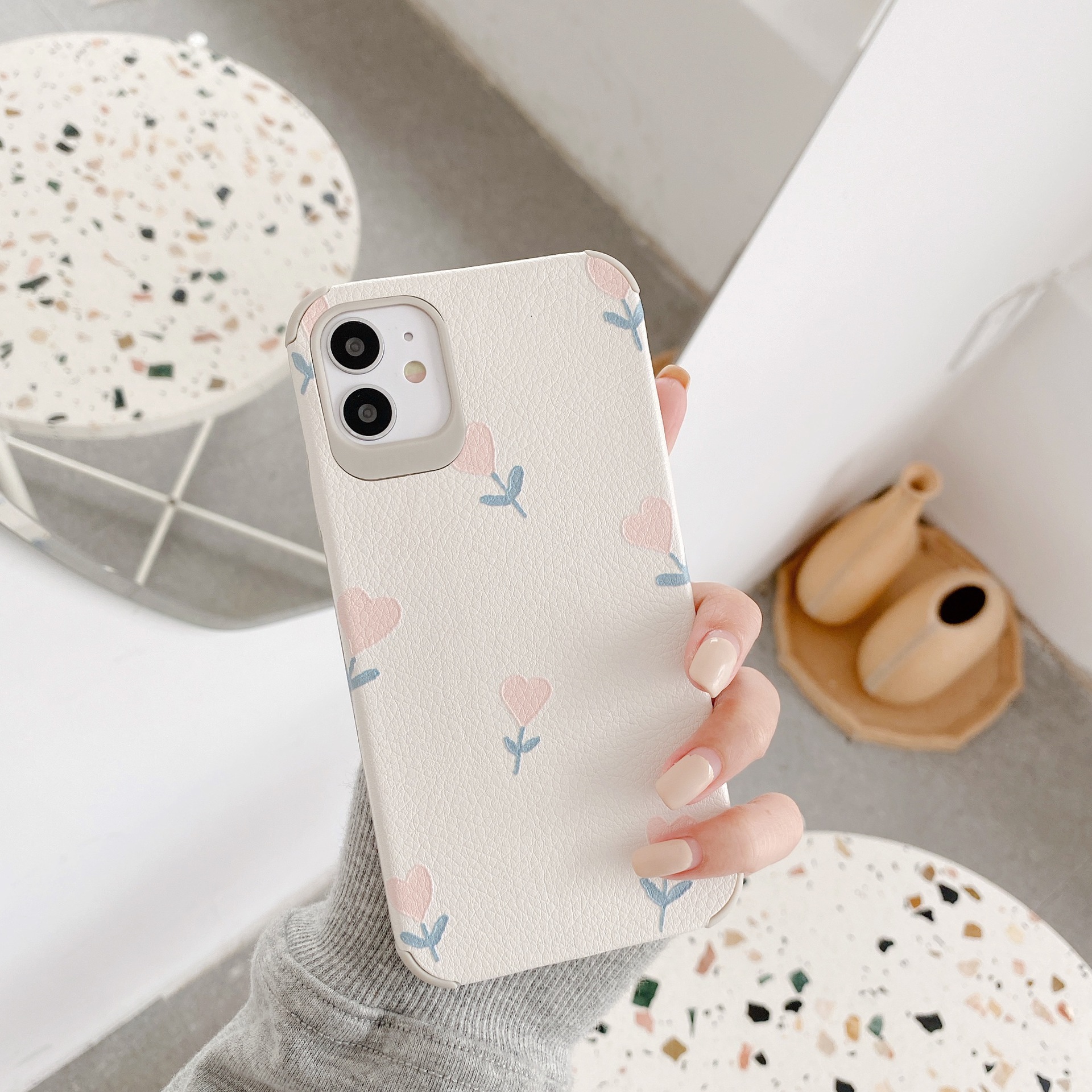 Lambskin pattern love small flower phone case - Image 2