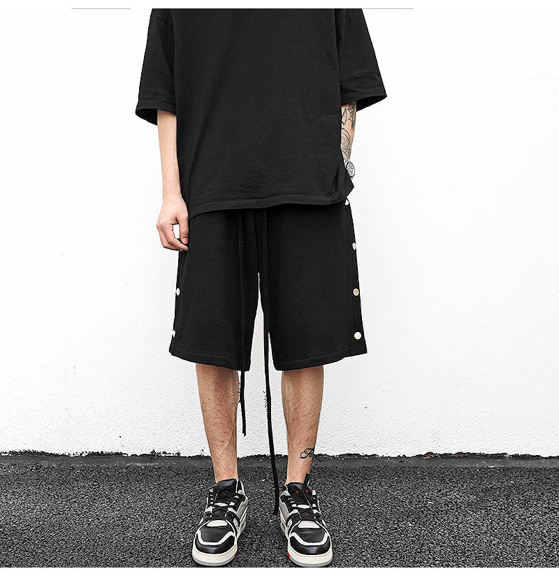 Buttoned drawstring cotton shorts