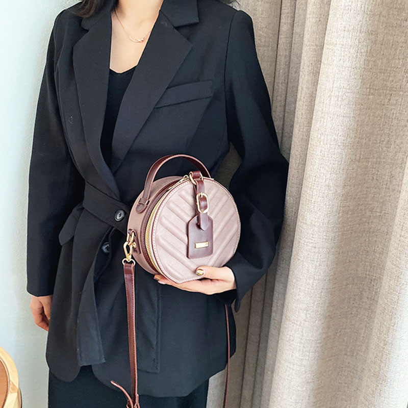 Embroidery thread shoulder bag