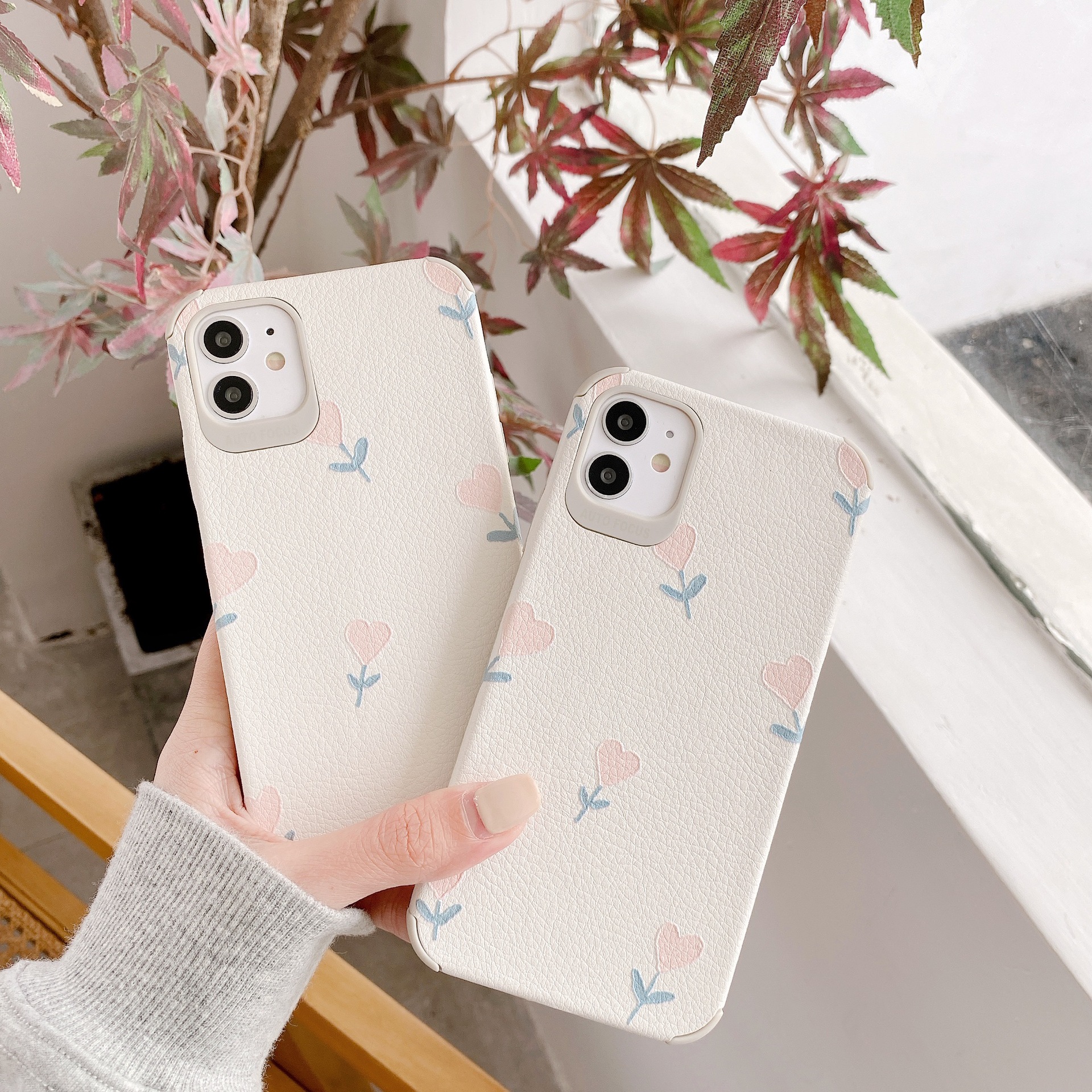 Lambskin pattern love small flower phone case