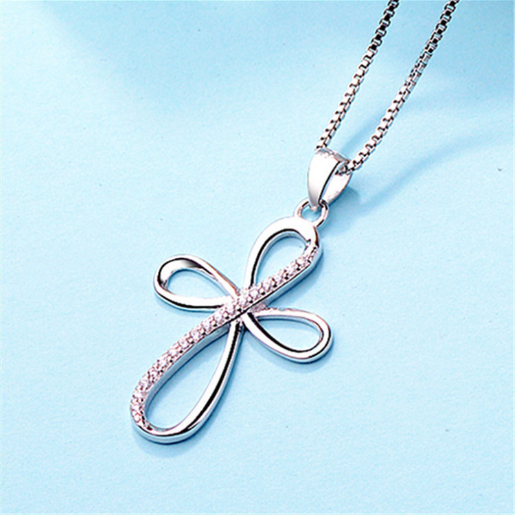 Silver cross pendant