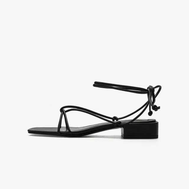 Strappy square toe low heel sandals Black - Shop at LoveMi