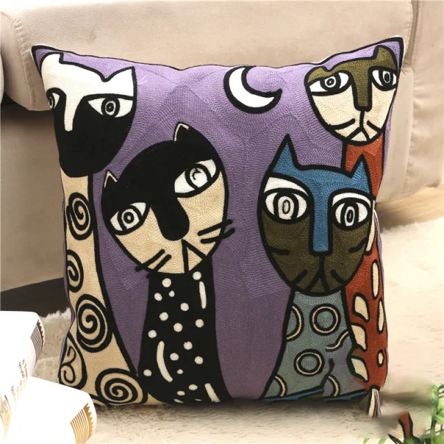 Embroidered pillowcase H - Shop at LoveMi