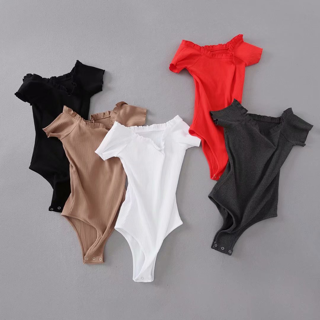 One-line collar off-shoulder wooden ear jumpsuit
