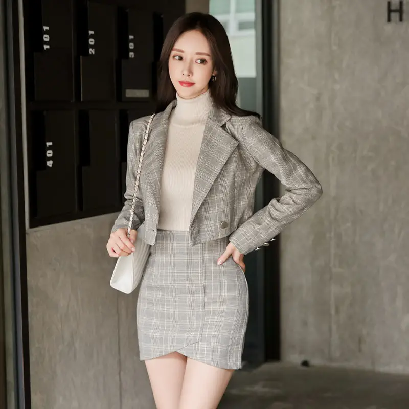 Short long-sleeved coat + high waist bag hip skirt