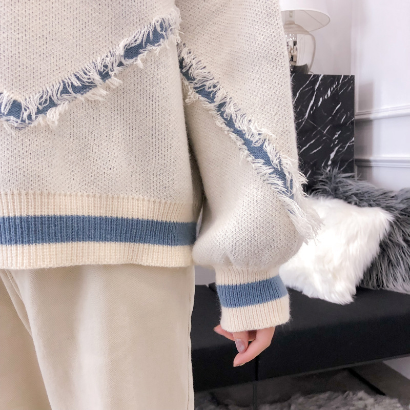 Fringed bottoming sweater