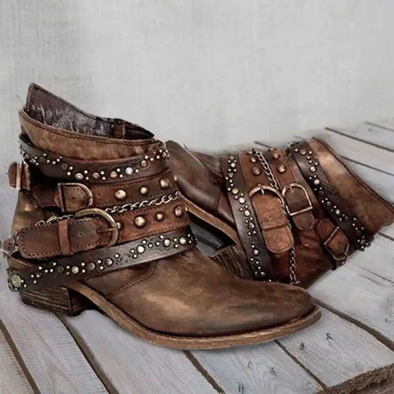 Large rivet Martin boots