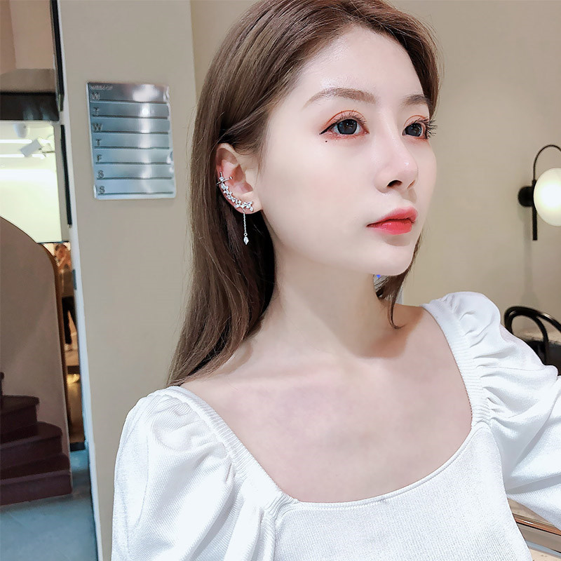 Long zircon earrings with superflash