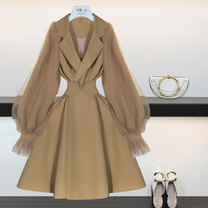 جاكيت واقٍ من الرياح على طريقة شياوشيانغفينغ الشهيرة