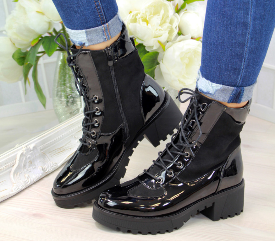 Low-top Martin boots with front lace-up